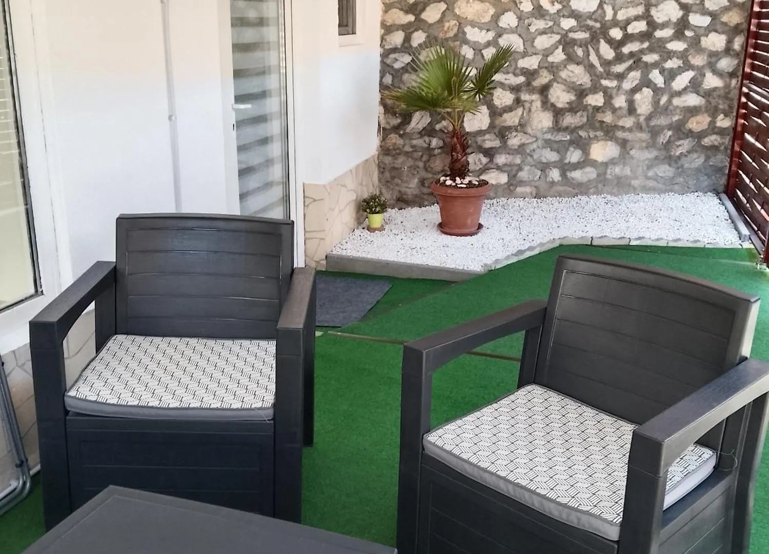 Magnolia Apartman Эгер
