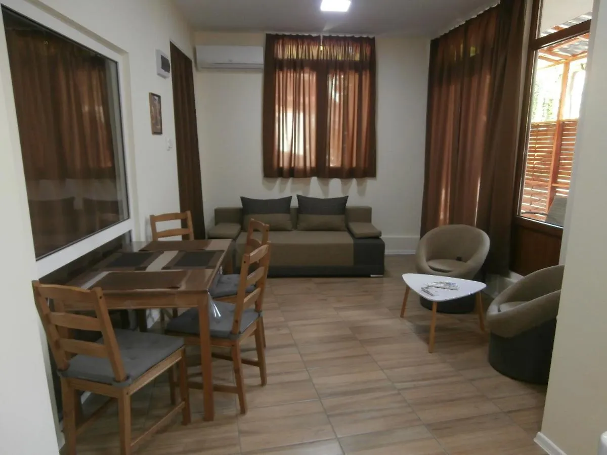 Magnolia Apartman Eger Apartment