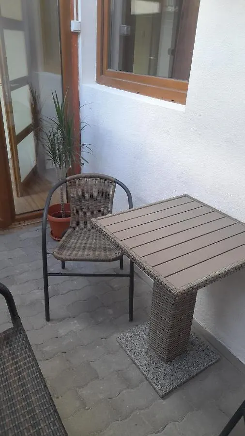 Magnolia Apartman Eger Apartment
